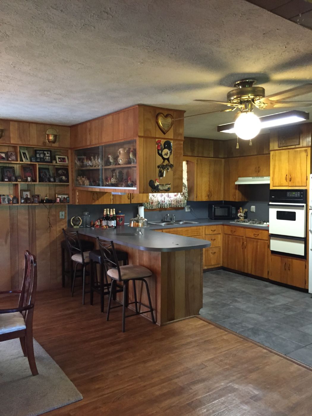 Open Kitchen area,breakfast bar